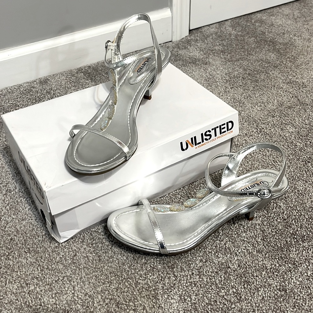 NWT kitten silver heels with bling